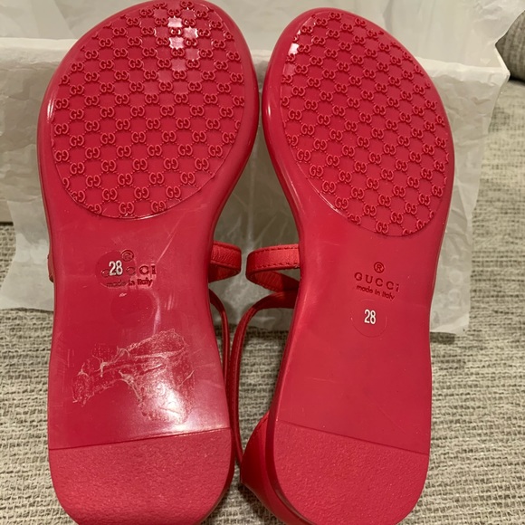 Gucci girls size 28 thong sandals. - Picture 4 of 6